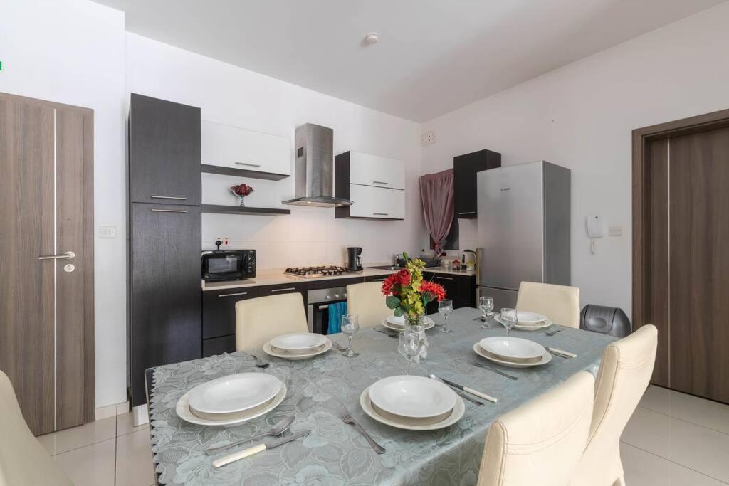 Modern Apt. Close To The Square St. Paul's Bay Exterior foto